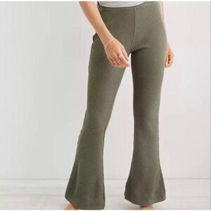 Aerie Waffle Knit High Waisted Flare Leg Pants Green Pull on Cozy S Long